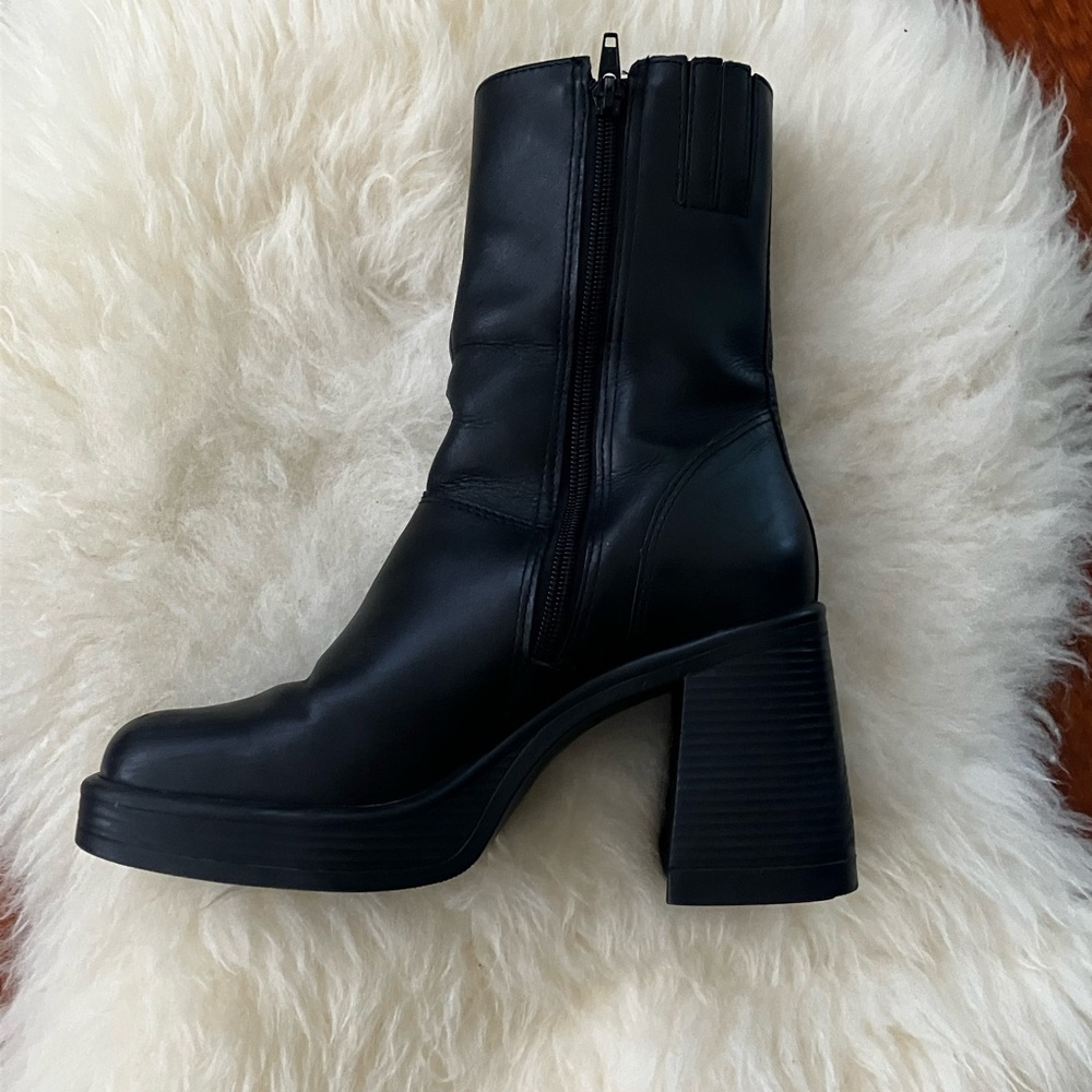 Steve Madden Black Heeled Boots - Picture 5 of 10